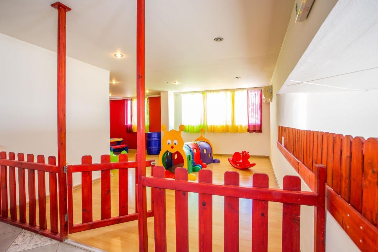 Irinna Hotel-Apartments ฟาลิรากี ภายนอก รูปภาพ