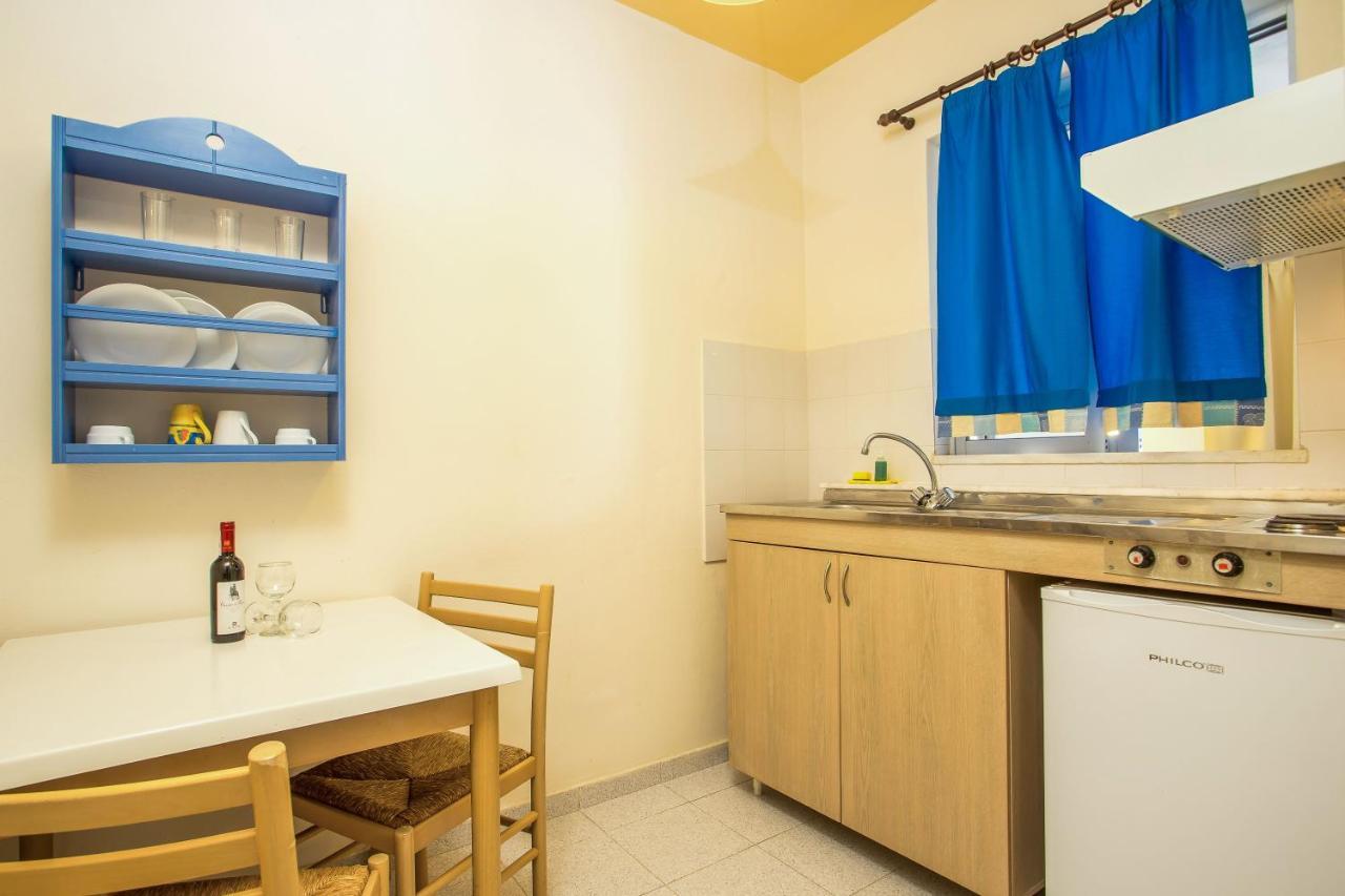 Irinna Hotel-Apartments ฟาลิรากี ภายนอก รูปภาพ